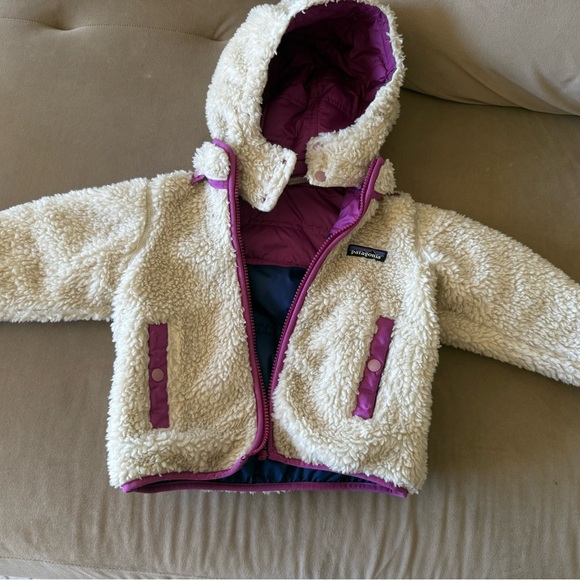 Patagonia 2T Purple and Cream Fleece-Lined Reversible Puffer Jacket - Picture 6 of 7